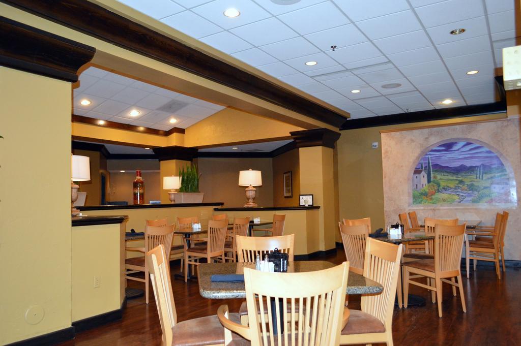 Red Lion Hotel Highpoint Екстериор снимка