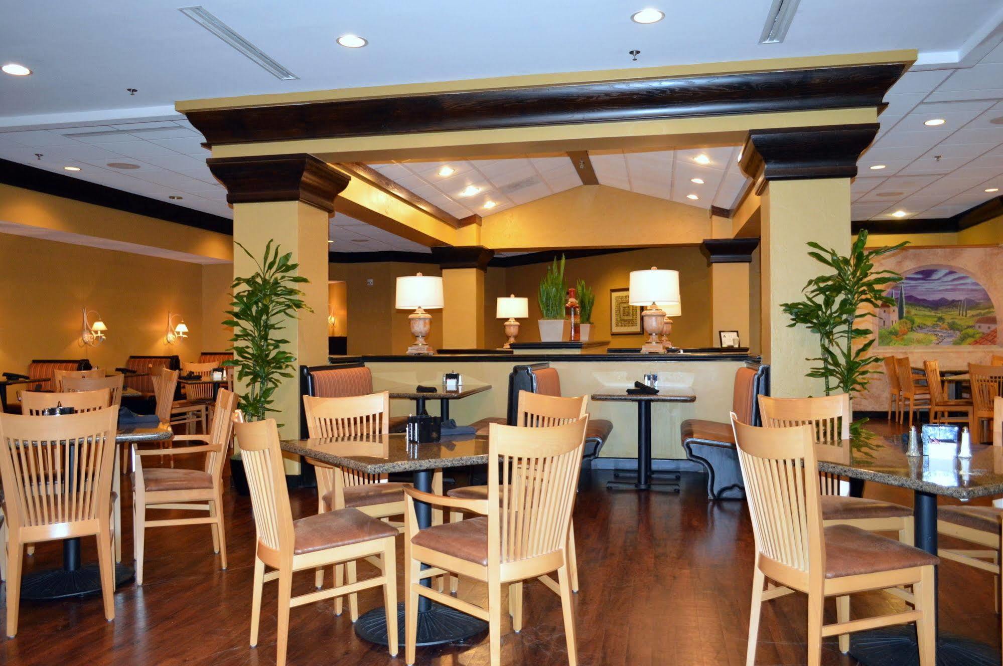 Red Lion Hotel Highpoint Екстериор снимка