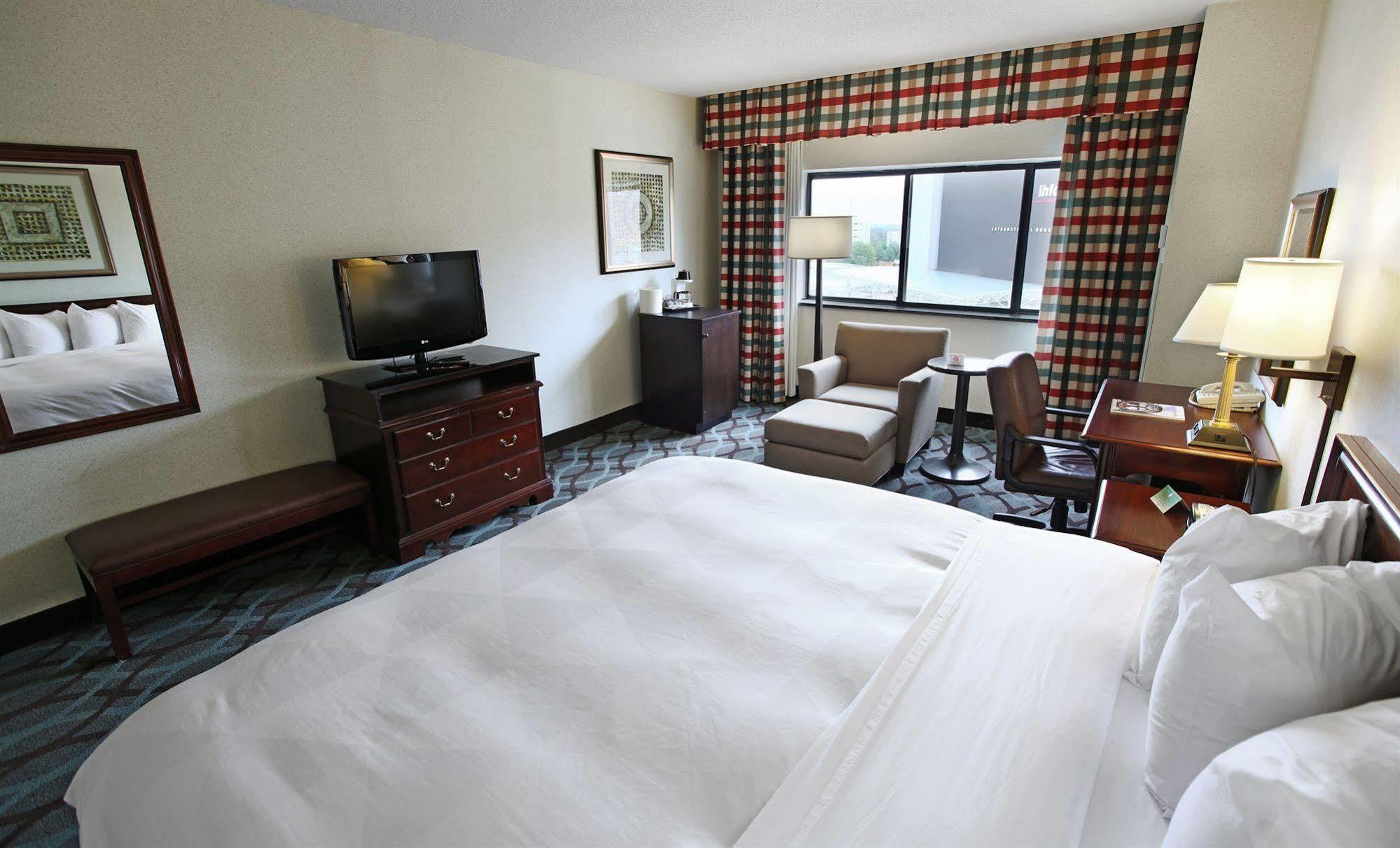 Red Lion Hotel Highpoint Екстериор снимка